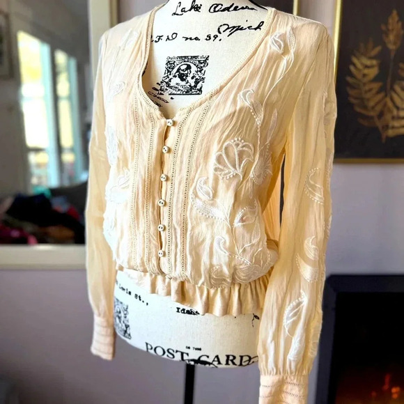 Anthropologie blouse with floral embroidery and capped sleeves - Picture 1 of 7